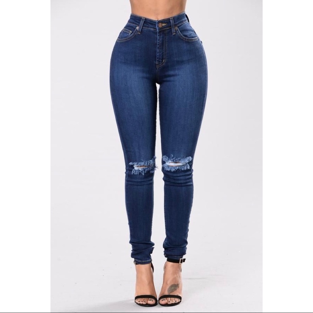 🎉$10 SALE Fashion Nova Dark Blue Distressed Jeans